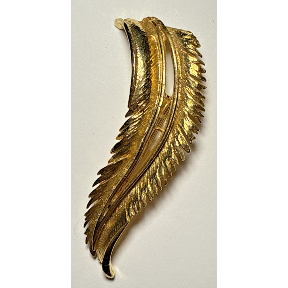 Vintage‎ Gold Tone Feather Style Brooch J-3A